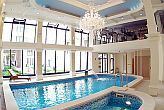 Wellness in Budapest - Queens Court Hotel and Residence - wellness weekend - pool