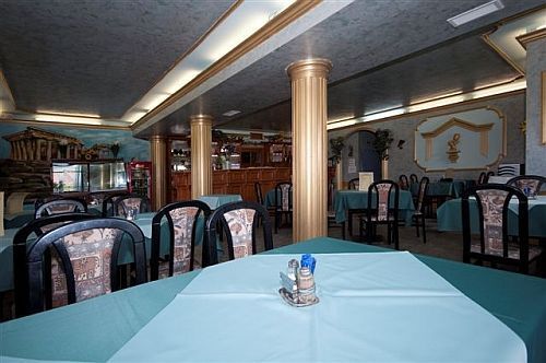 Aparthotel in Sarvar - the hotel restaurant offers traditional Hungarian and Mediterranean dishes
