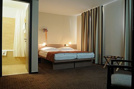 CE Plaza Hotel Siófok at Lake Balaton - free double room