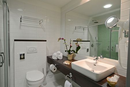 Hotel Bonvital**** is a beautiful bathroom in Heviz