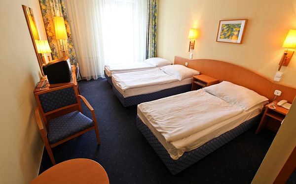 Triple room in Hotel Sissi - 3-star hotel in the center of Budapest